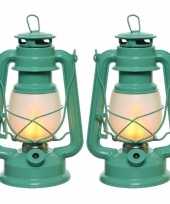 Set van 2 turquoise led licht stormlantaarns 24 cm vlam effect